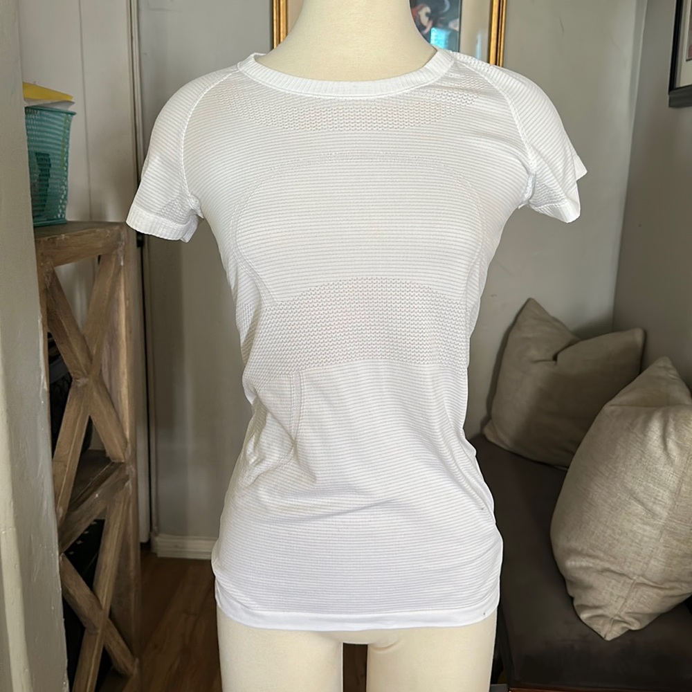 Lululemon white workout top